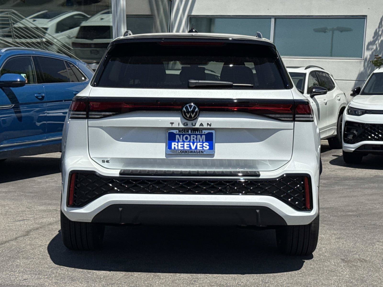 New 2026 Volkswagen Tiguan SE R-Line FWD image 4