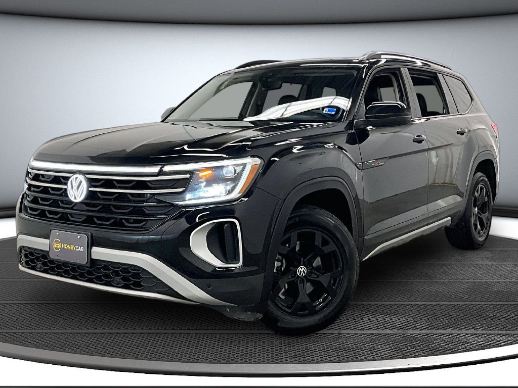 Used 2024 Volkswagen Atlas Peak Edition SE AWD/4WD image 3