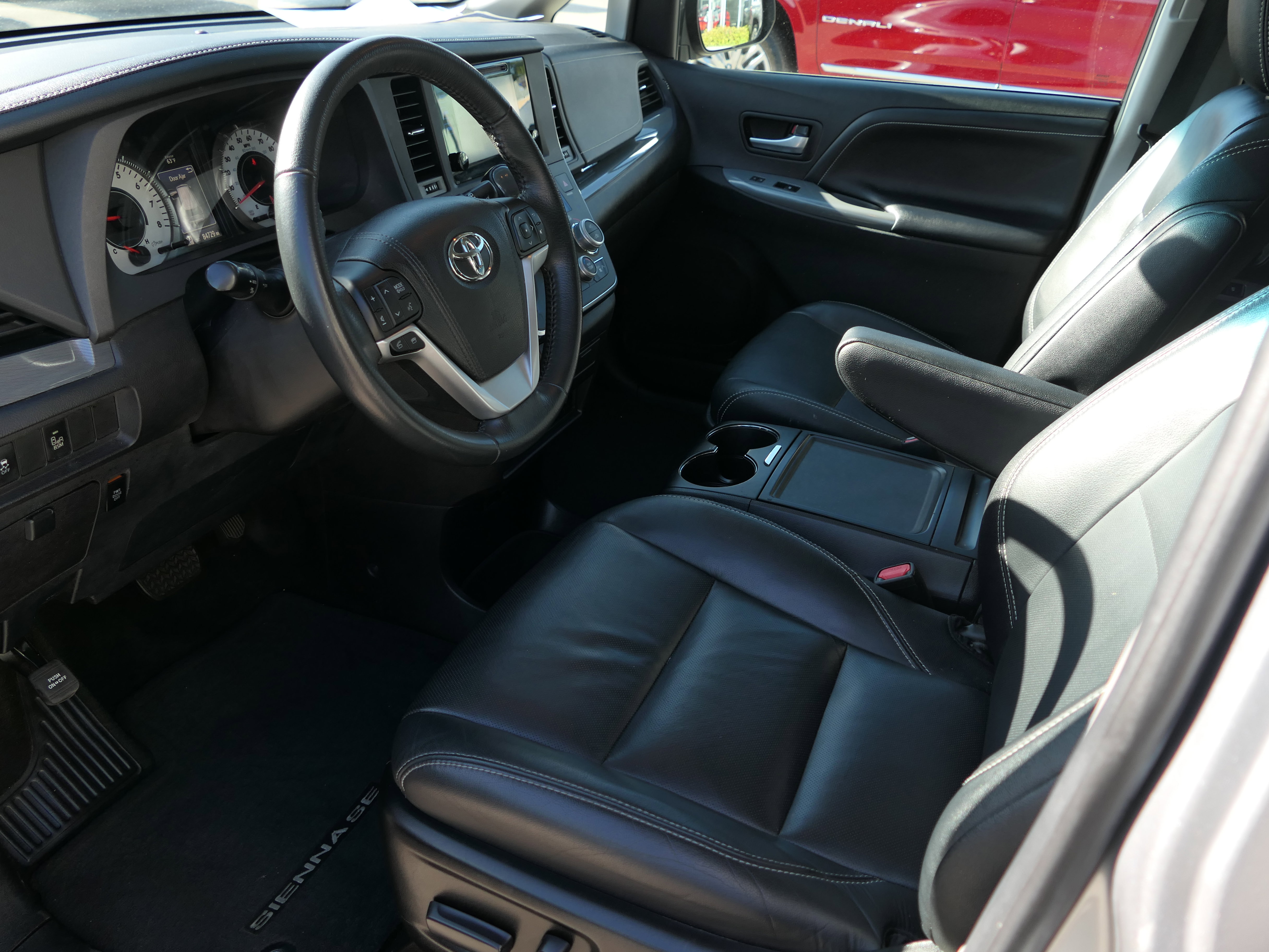 Used 2017 Toyota Sienna SE Premium FWD image 12