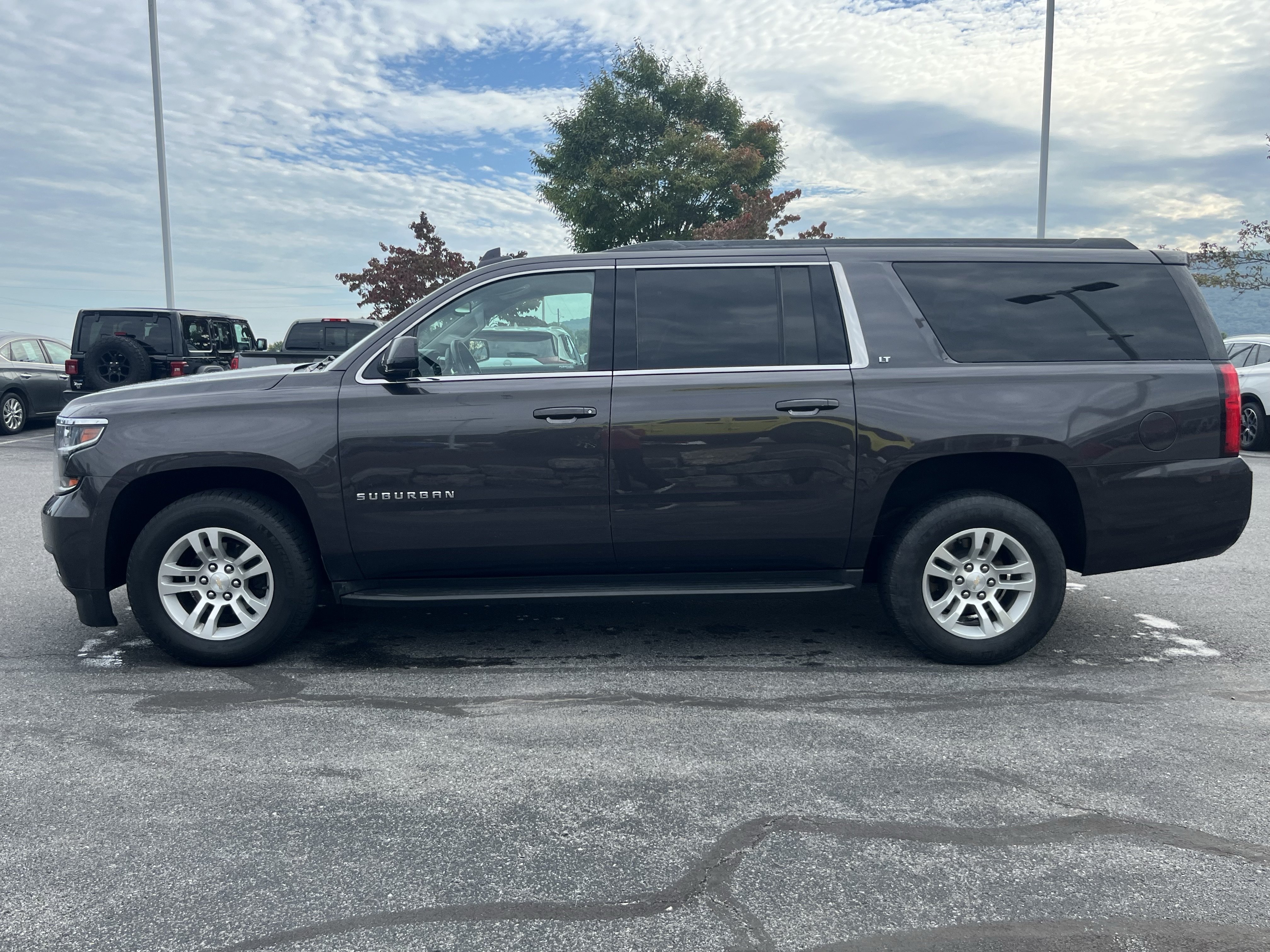 Used 2016 Chevrolet Suburban LT AWD/4WD image 10