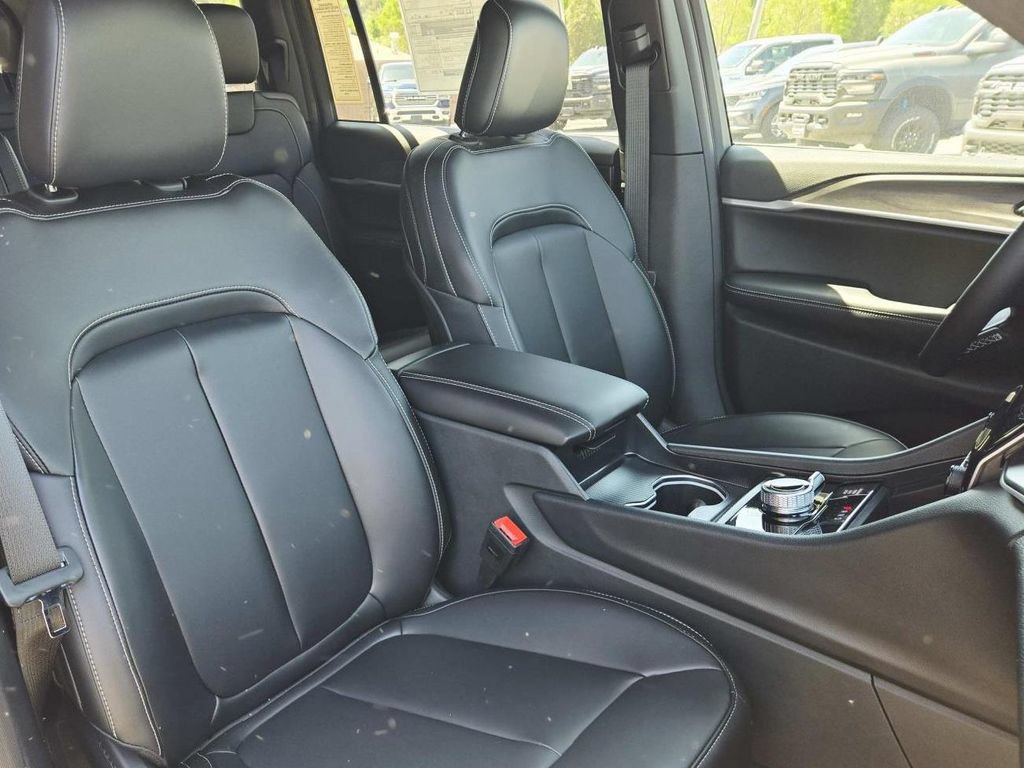 New 2025 Jeep Grand Cherokee L Limited AWD/4WD image 21