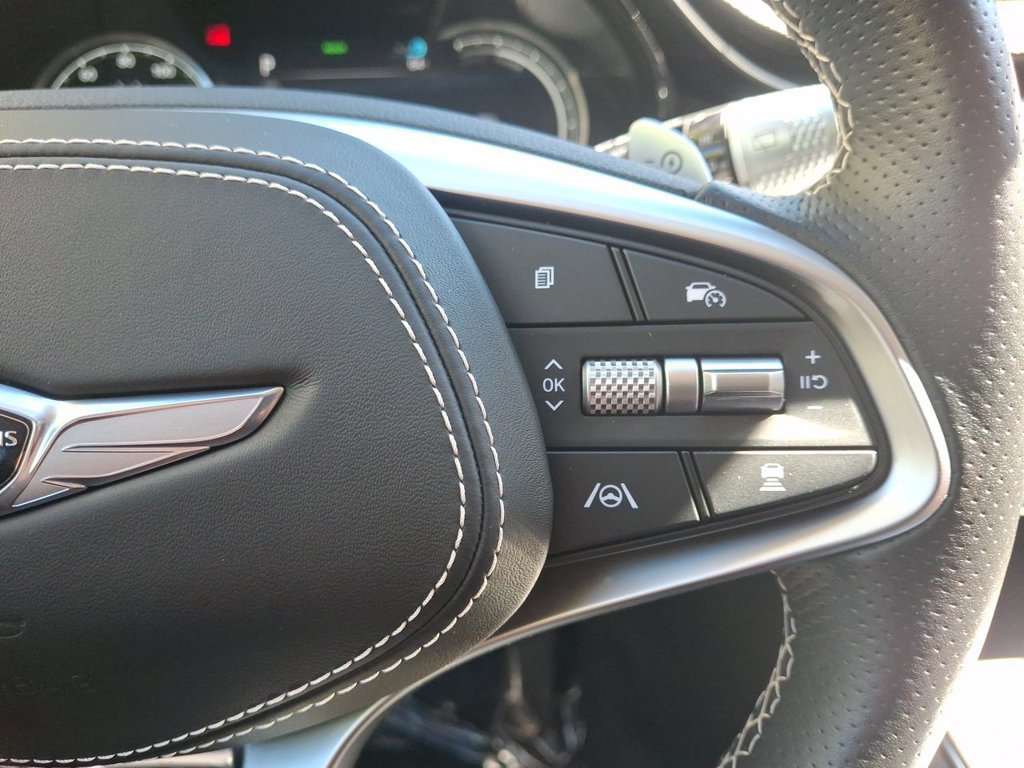 Used 2025 Genesis Electrified GV70 AWD/4WD image 18