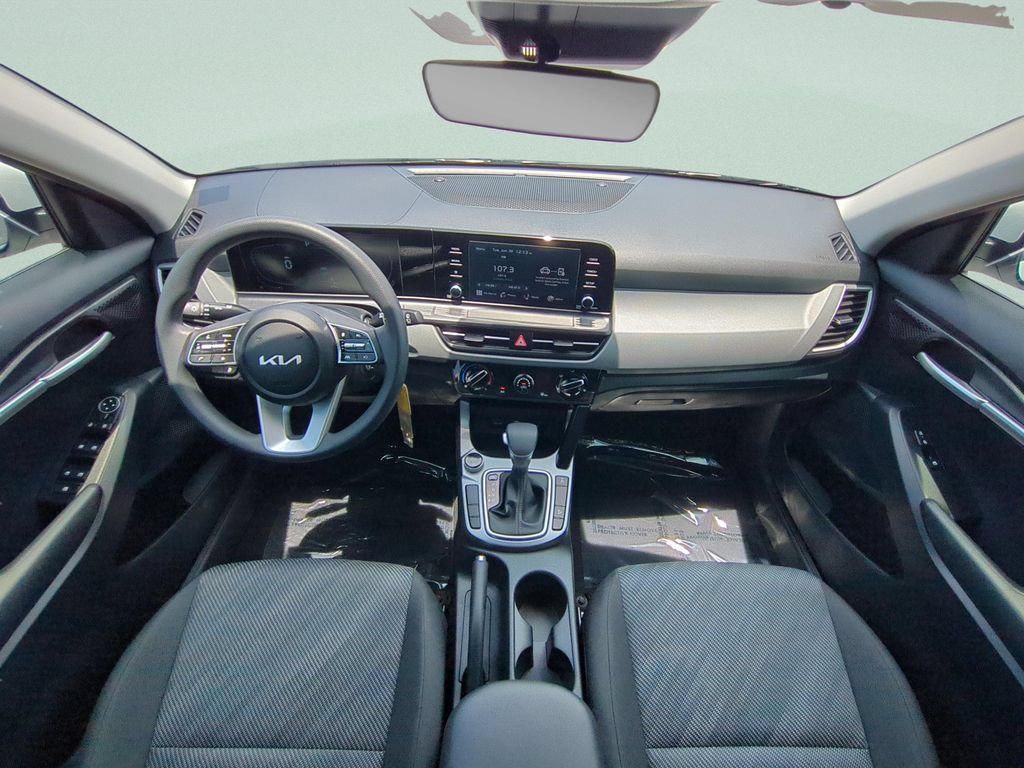 Used 2025 Kia Seltos LX AWD/4WD image 11