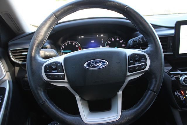 Used 2021 Ford Explorer Limited w/ Equipment Group 301A AWD/4WD image 15