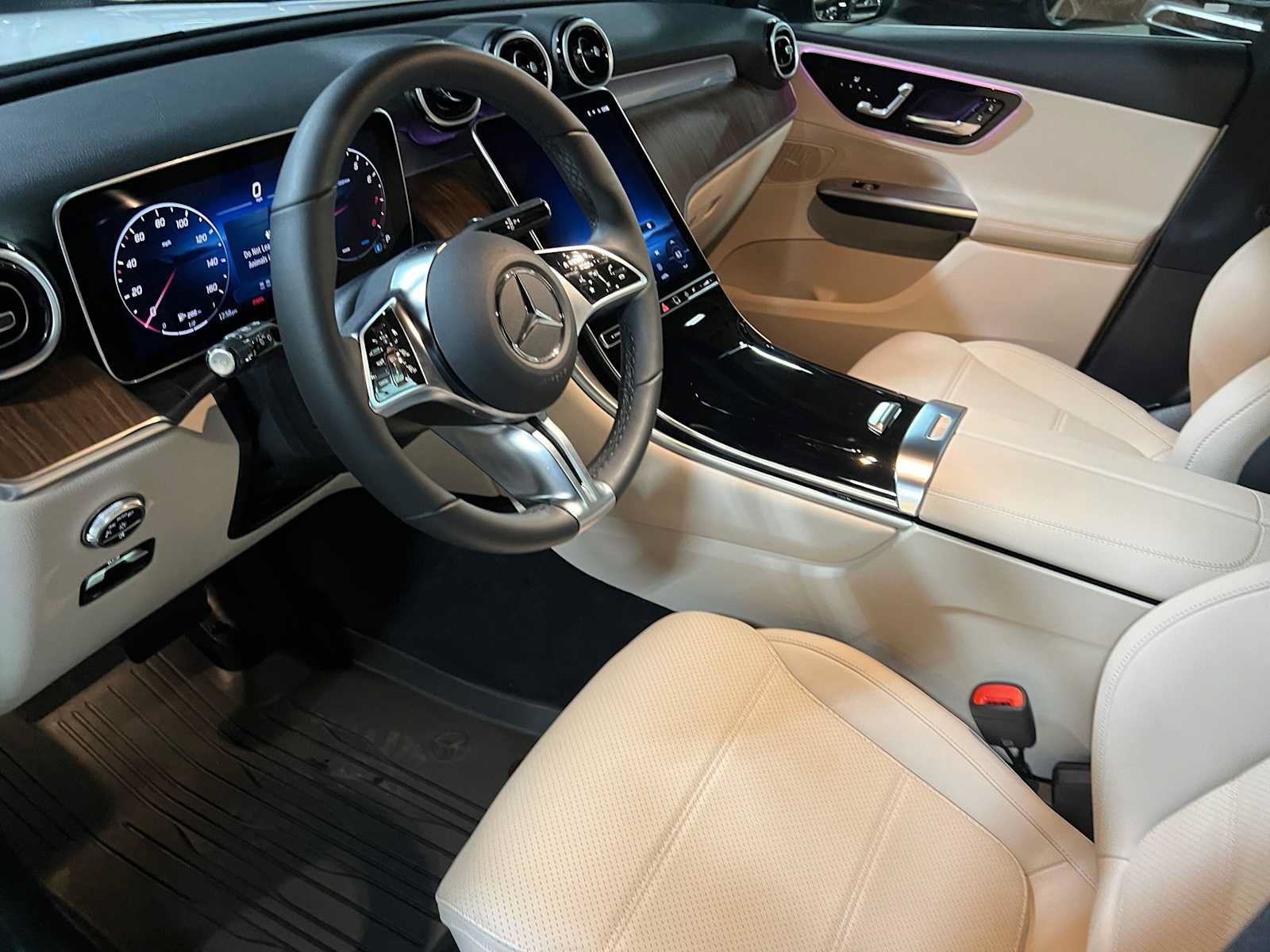 Used 2026 Mercedes-Benz GLC 300 4MATIC image 26