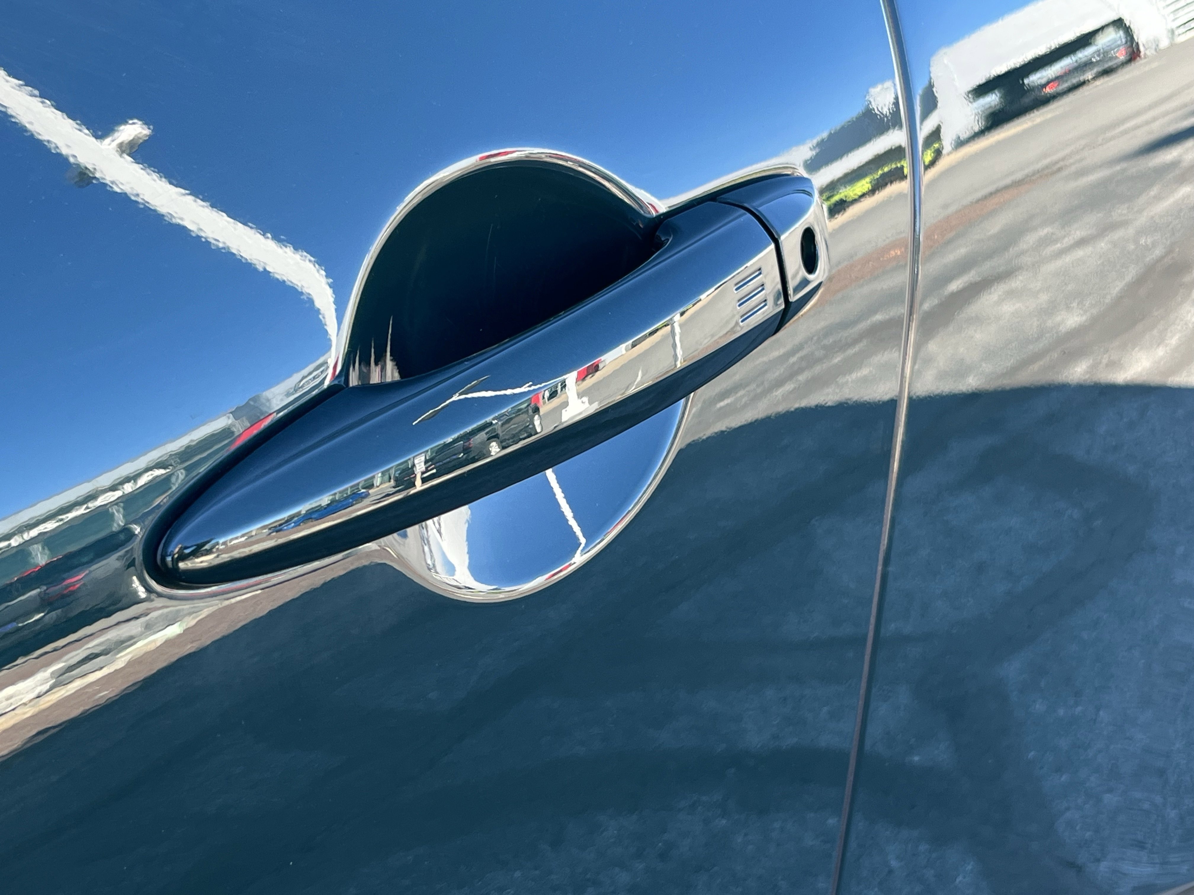 Used 2023 Nissan Pathfinder SL image 12