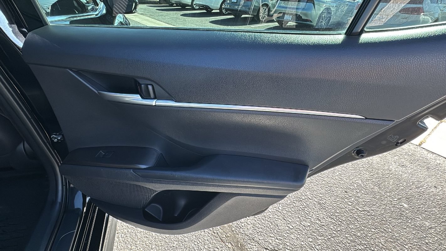 Used 2024 Toyota Camry SE FWD image 18