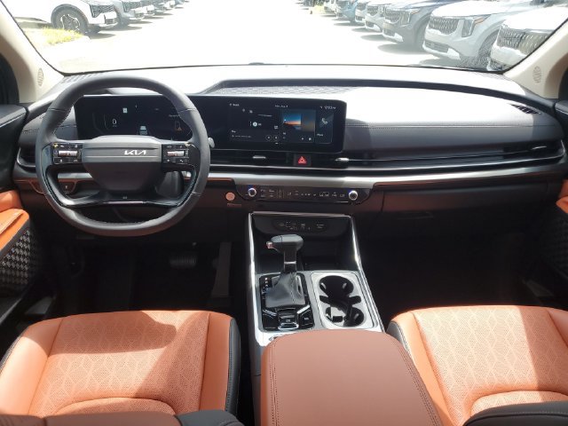 New 2027 Kia Carnival SX w/ Dark Edition Package FWD image 8