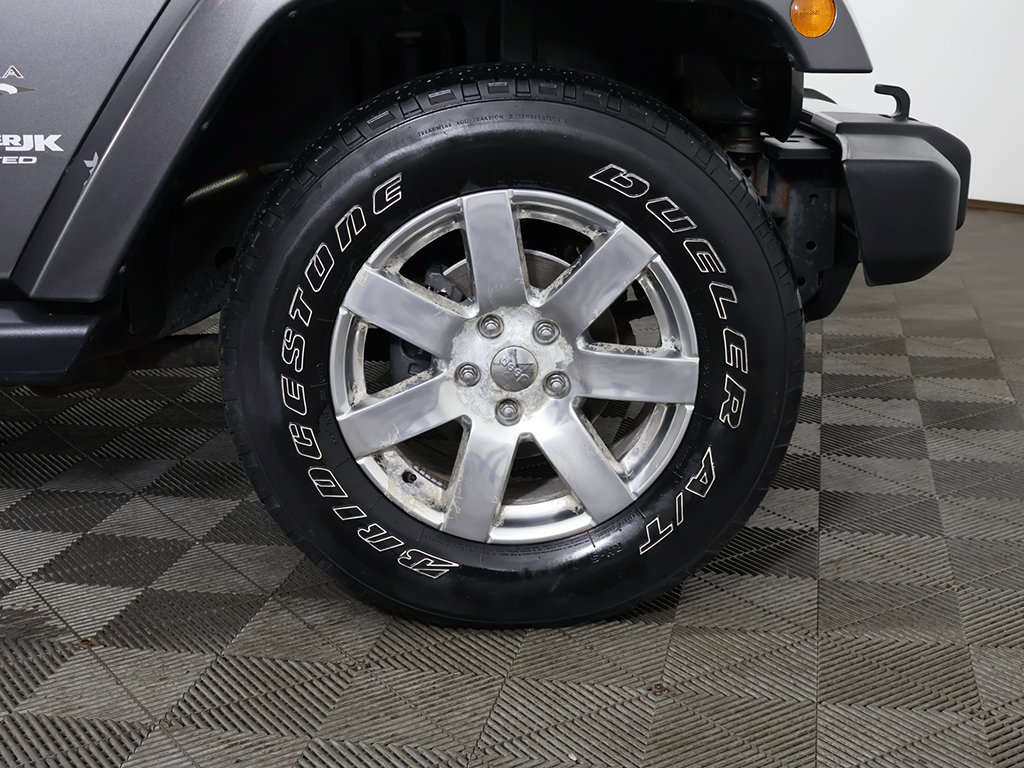 Used 2018 Jeep Wrangler Unlimited Sahara AWD/4WD image 16