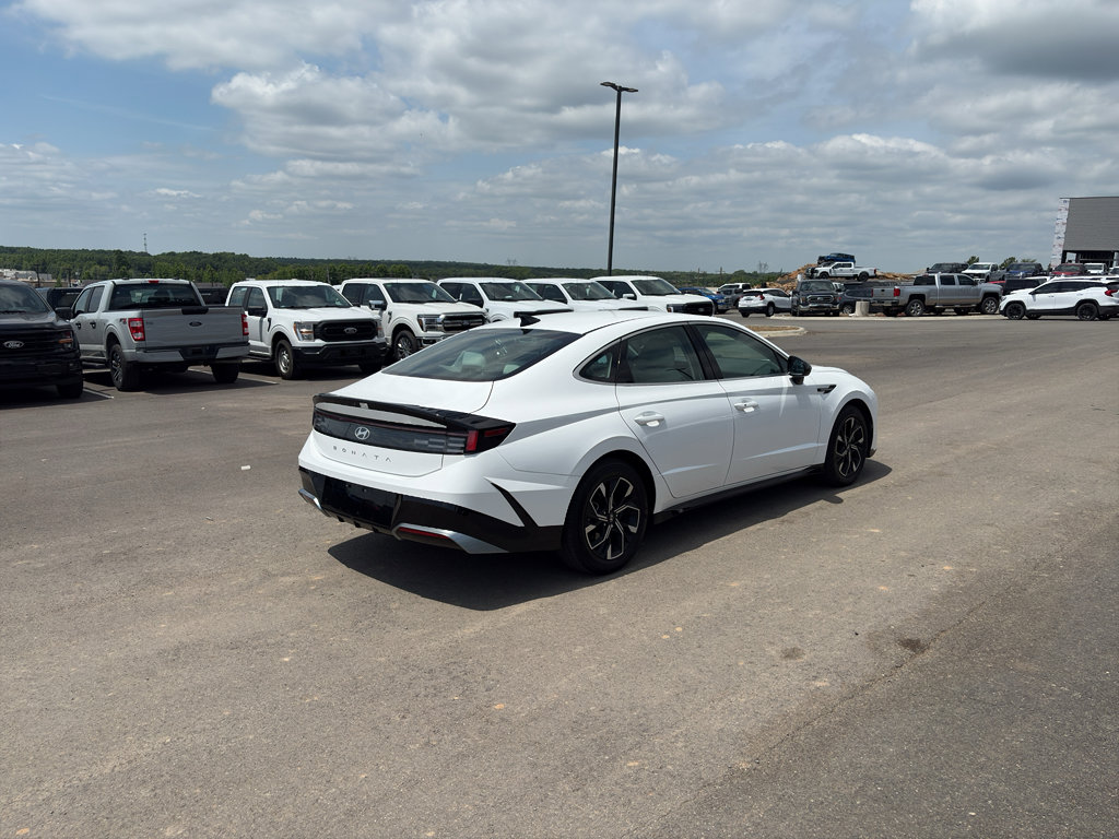 Used 2025 Hyundai Sonata SEL FWD image 3