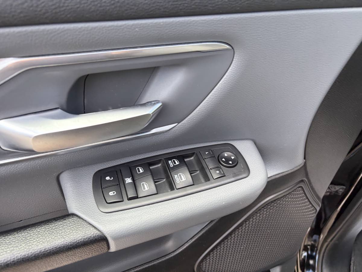 Used 2019 RAM 1500 Big Horn AWD/4WD image 14