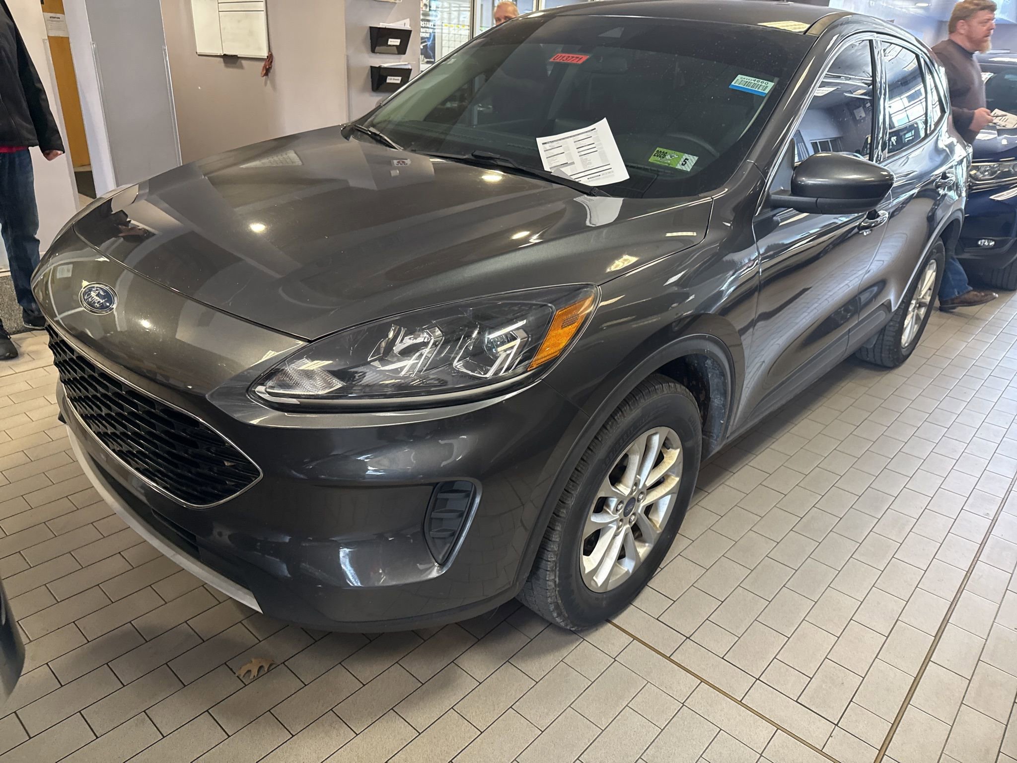 Used 2020 Ford Escape SE video 1