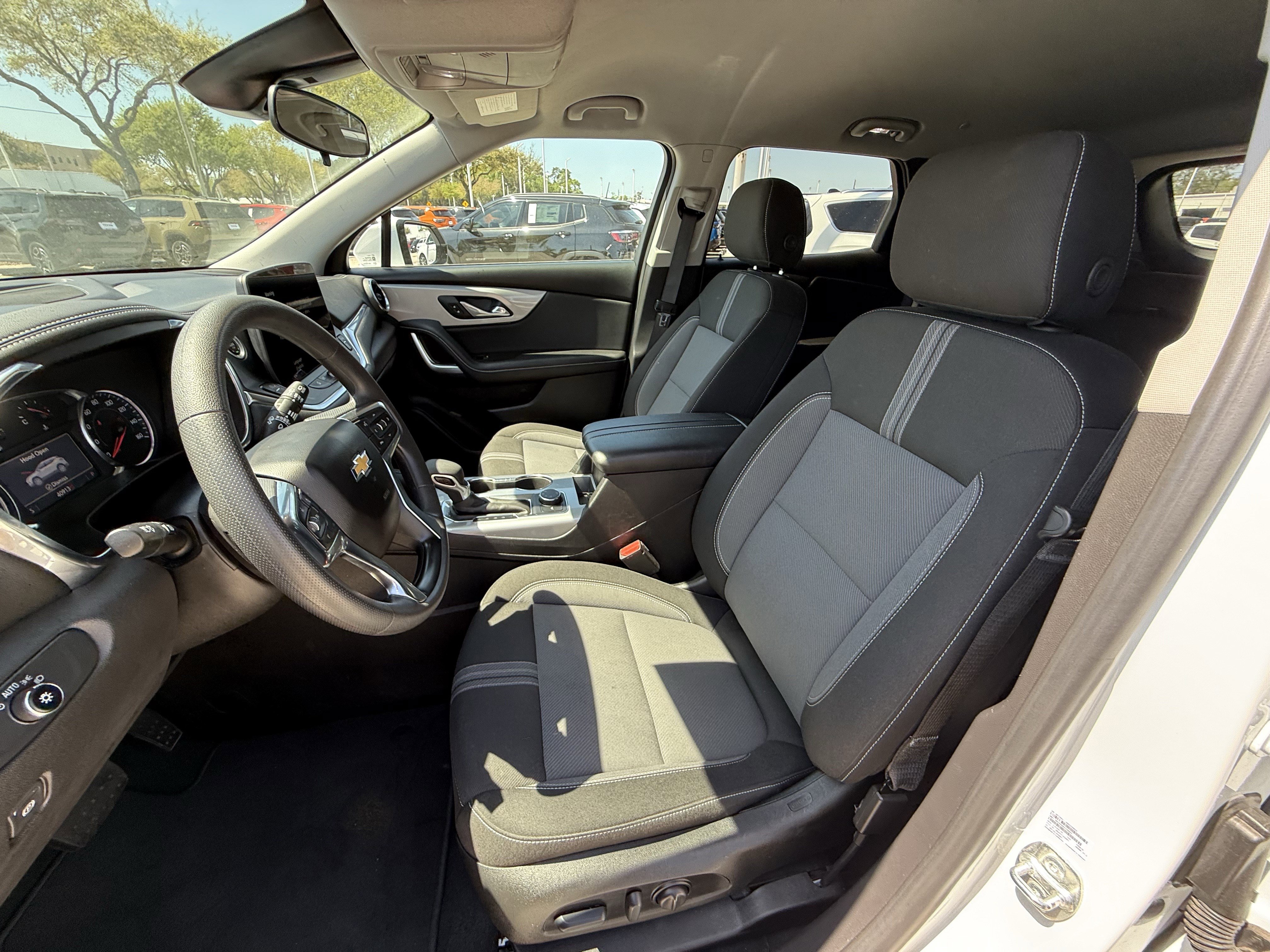 Used 2025 Chevrolet Blazer LT image 29