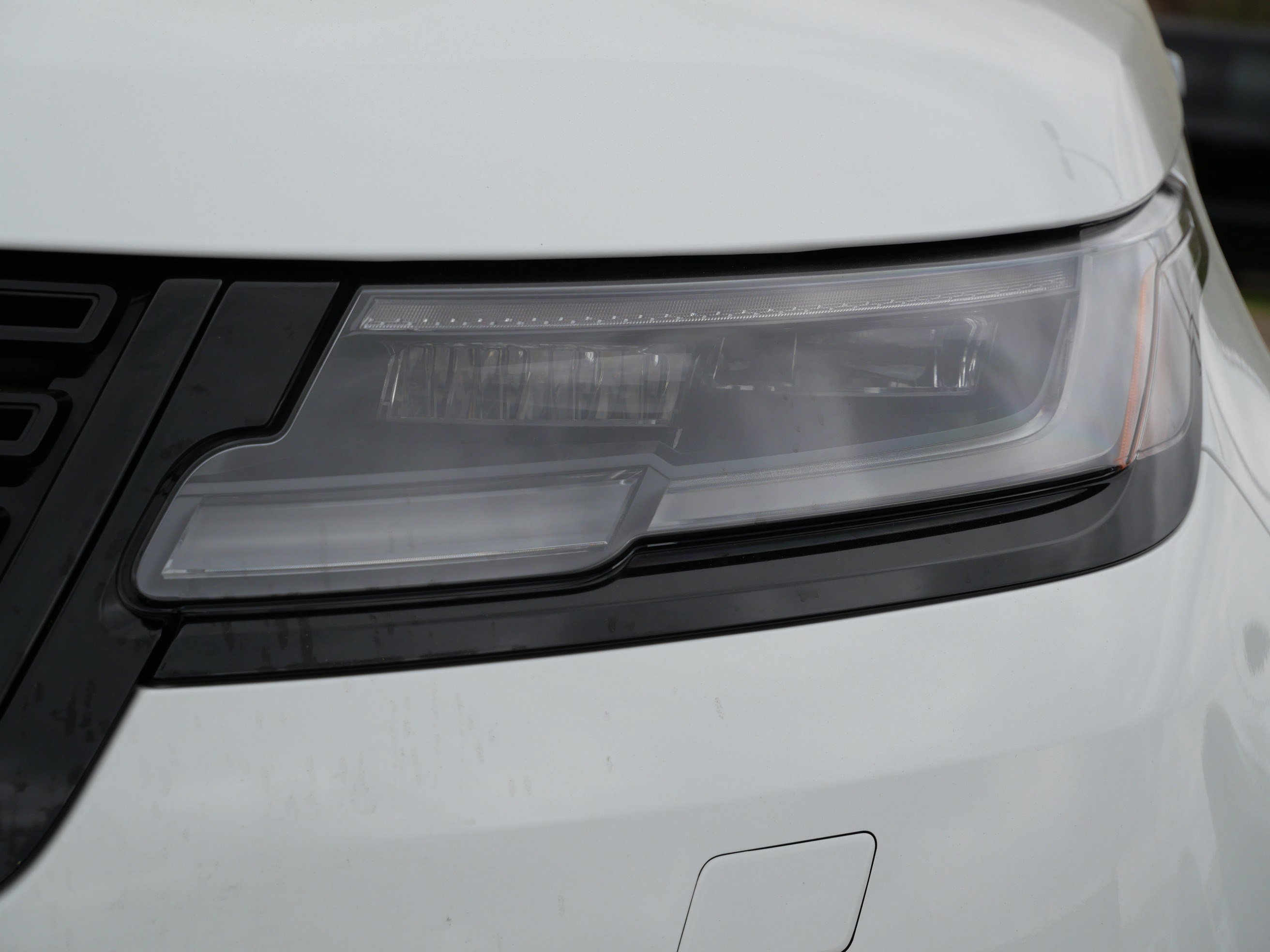 Certified 2026 Land Rover Range Rover Velar S AWD/4WD image 9