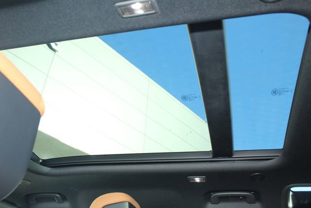 Used 2023 Land Rover Defender 110 S image 24