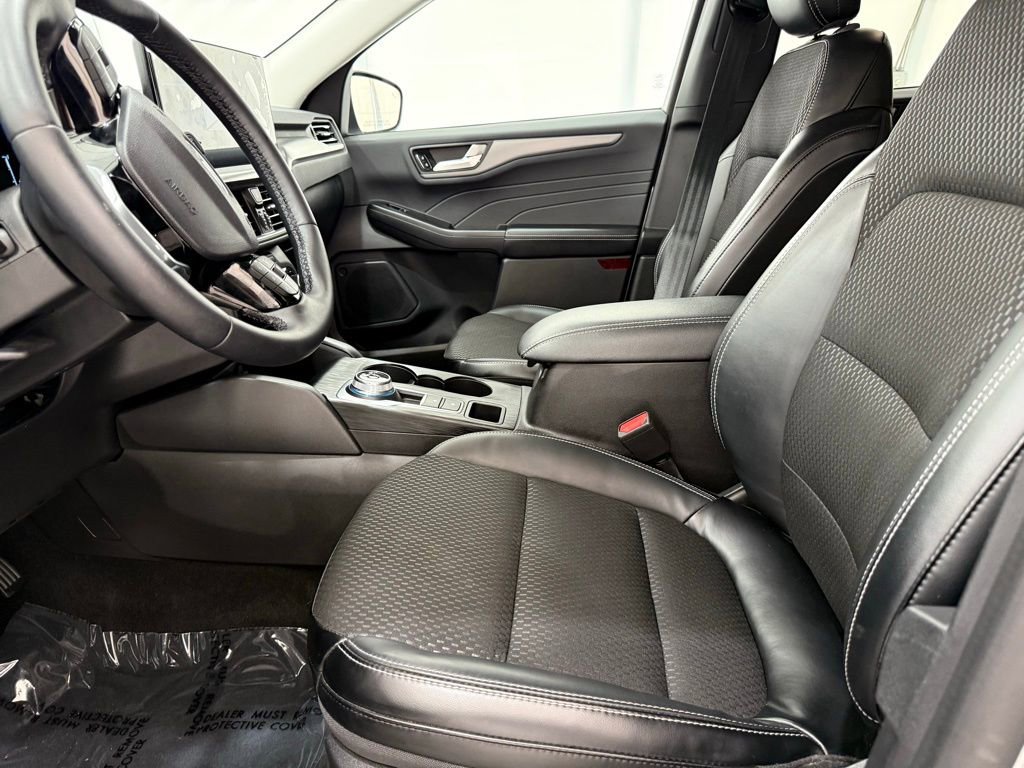 New 2024 Ford Escape SE image 13