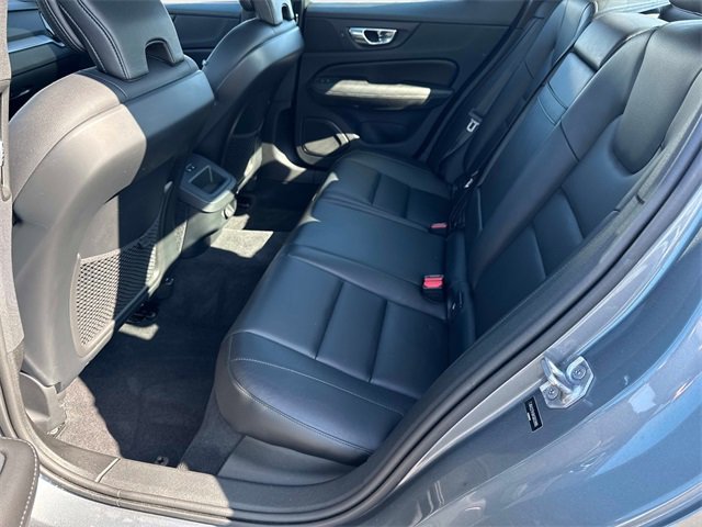 Used 2019 Volvo S60 T6 Momentum w/ Premium Package image 10