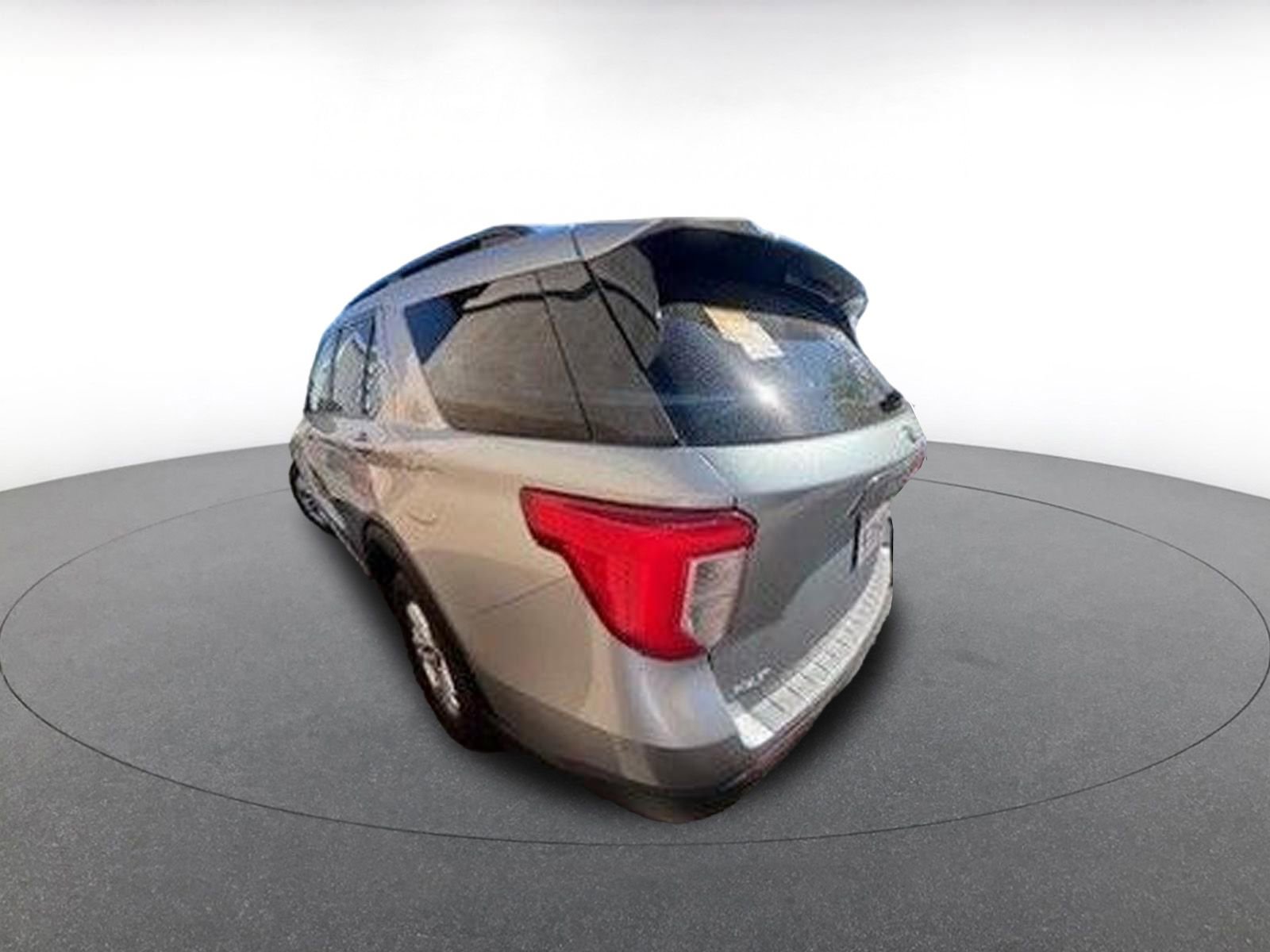 Used 2023 Ford Explorer XLT w/ Equipment Group 202A image 6