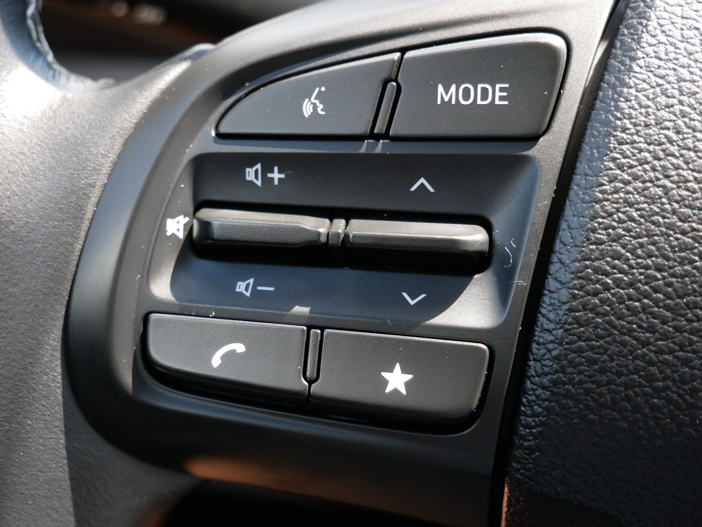 Certified 2024 Hyundai Venue SEL FWD image 28