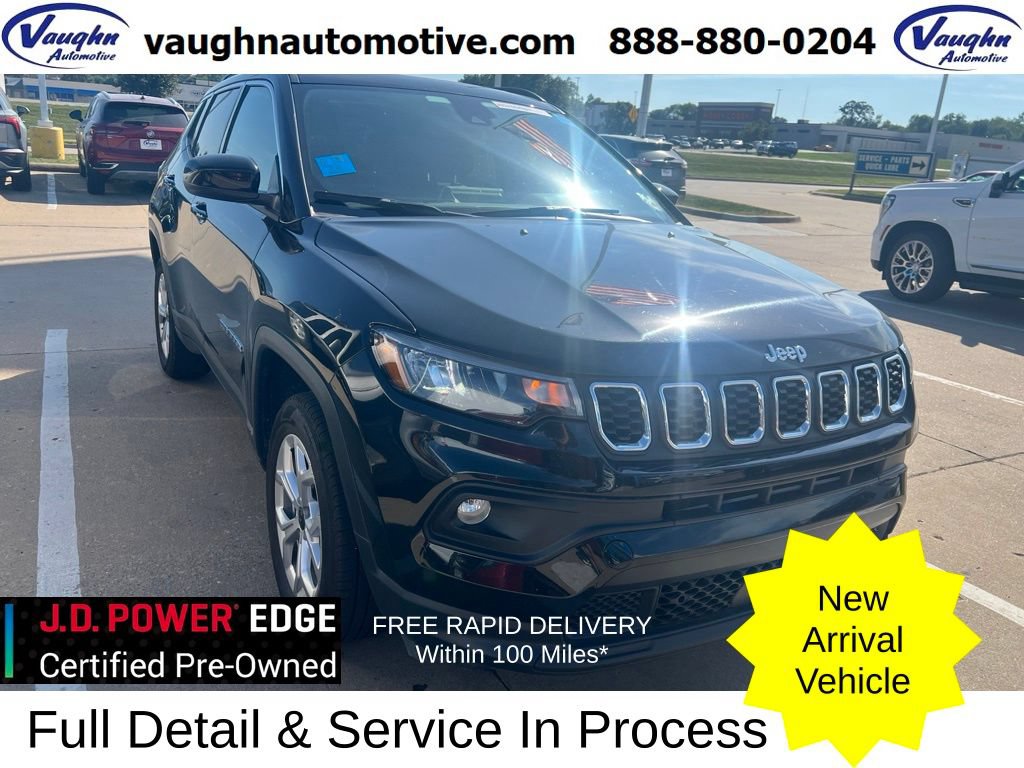 Used 2025 Jeep Compass Latitude w/ Sun & Sound Group