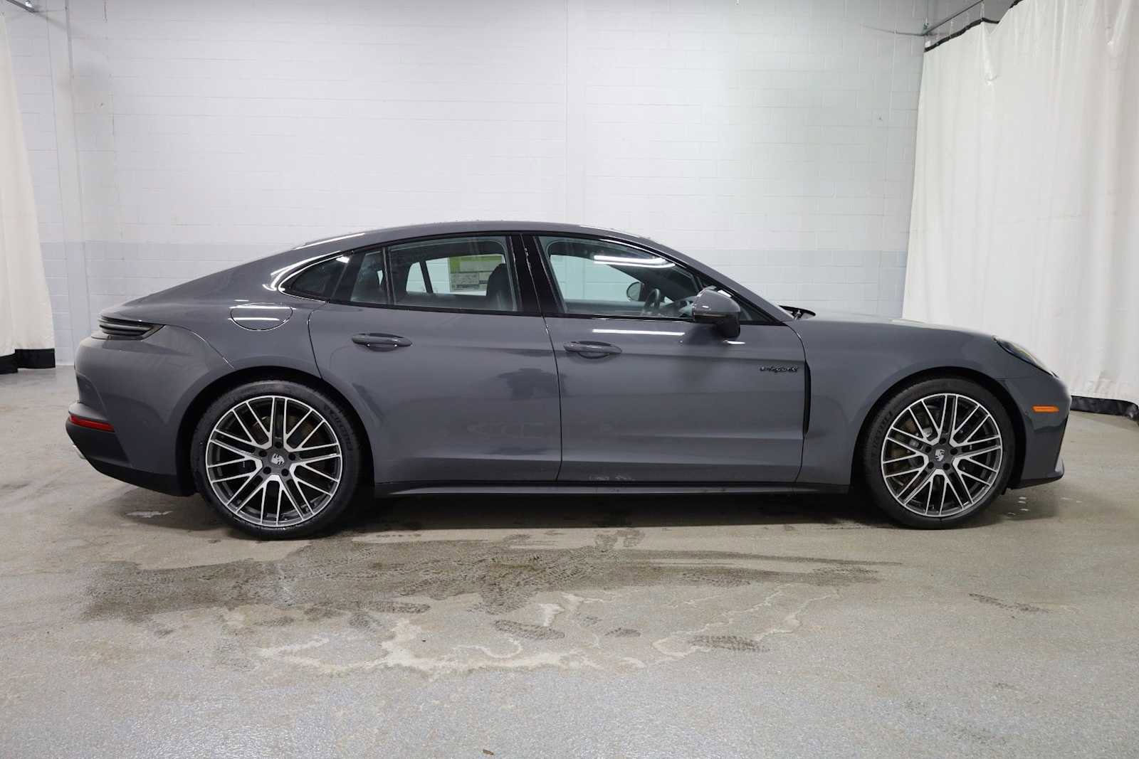 New 2026 Porsche Panamera 4 image 10