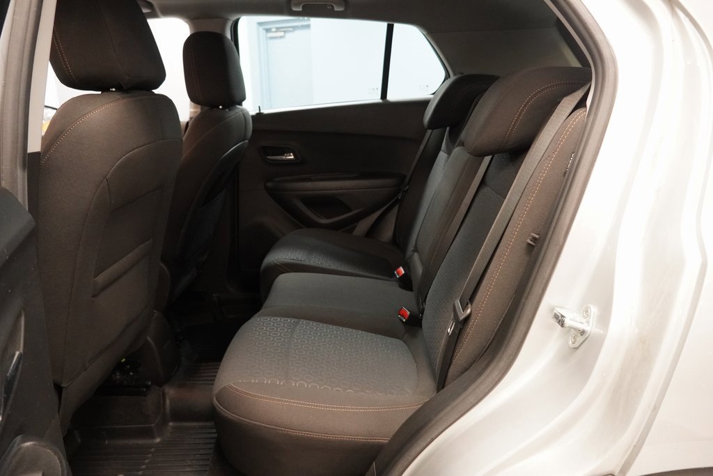 Used 2021 Chevrolet Trax LS image 24