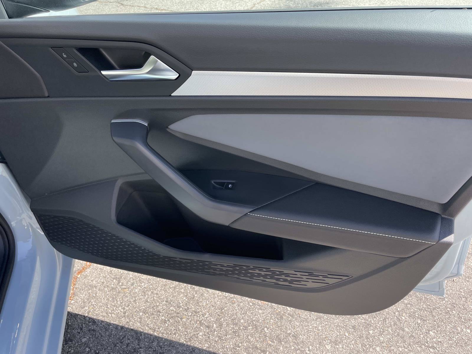 New 2027 Volkswagen Jetta SE FWD image 25