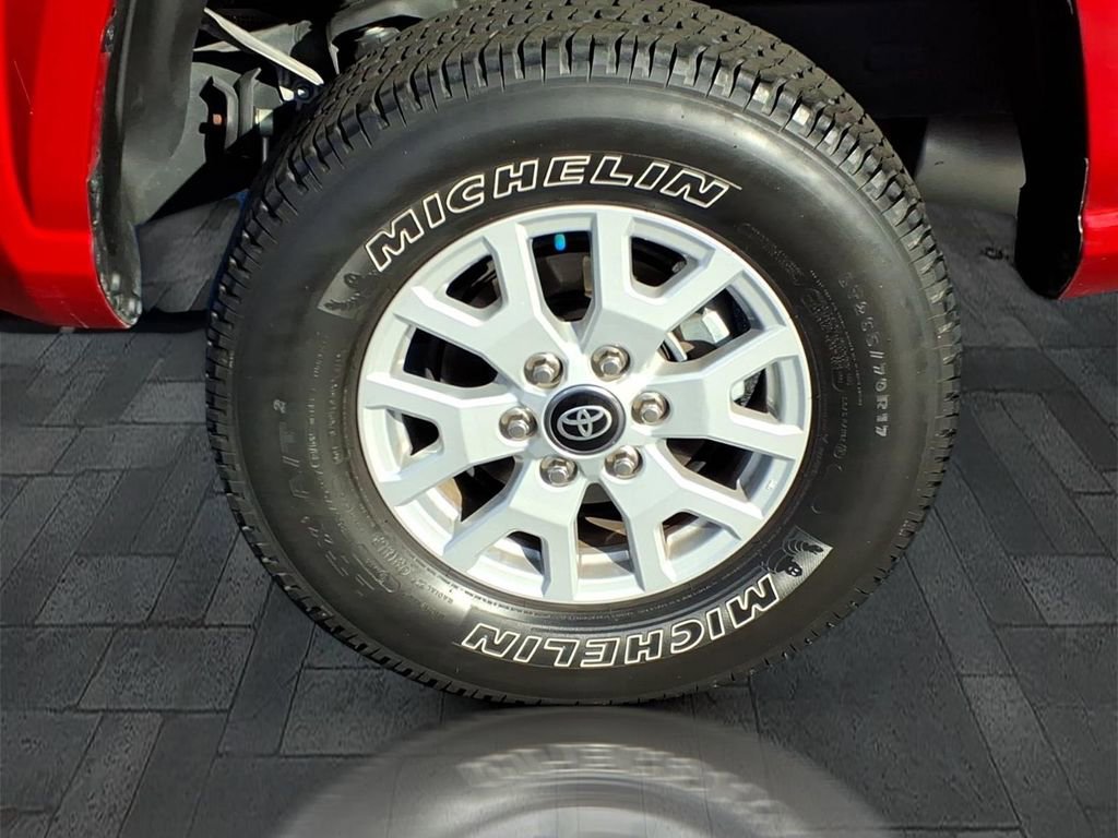 Used 2025 Toyota Tacoma SR5 image 12