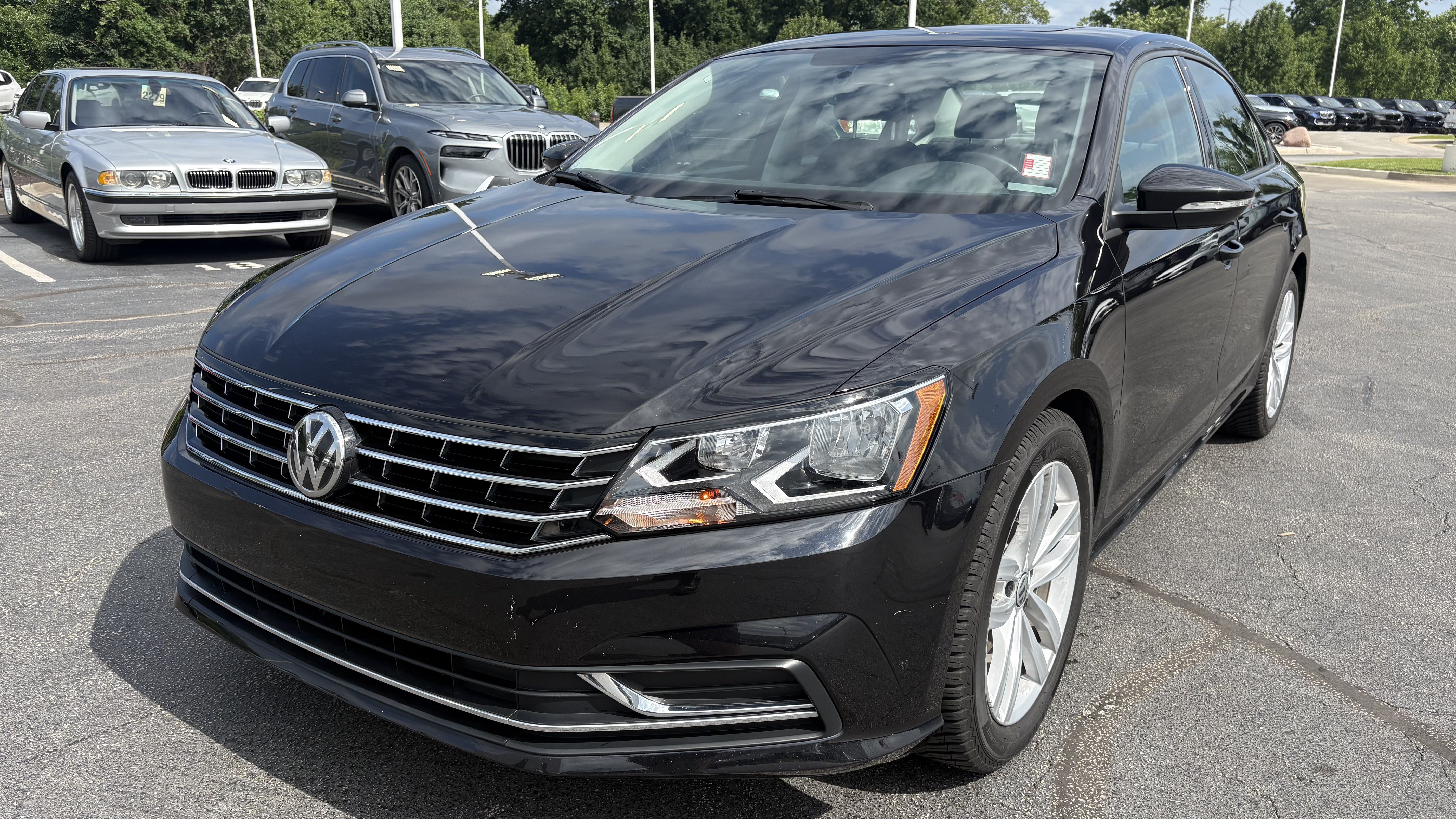 Used 2019 Volkswagen Passat 2.0T Wolfsburg w/ Wheels & Sunroof Package FWD image 5