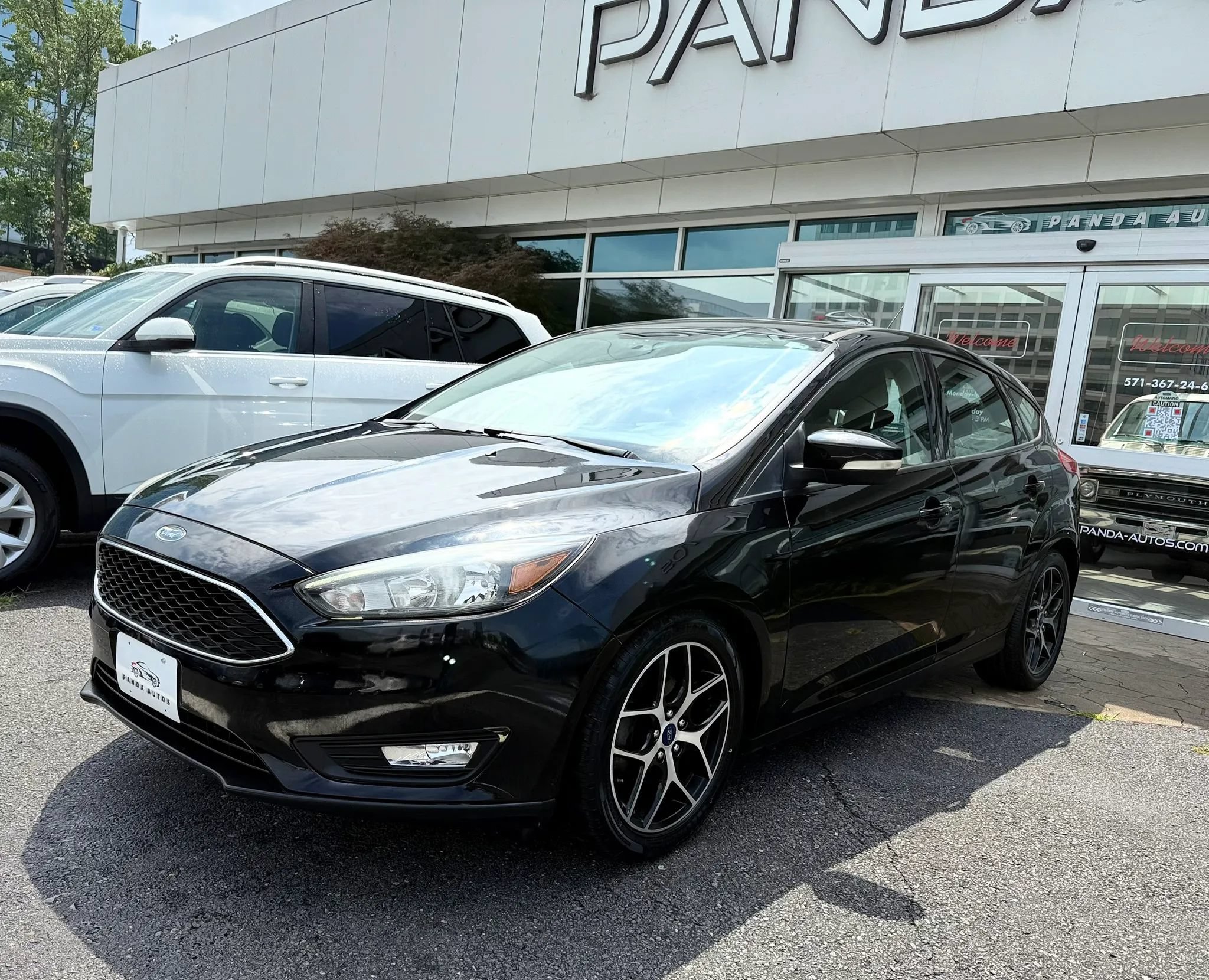 Used 2017 Ford Focus SEL FWD image 3