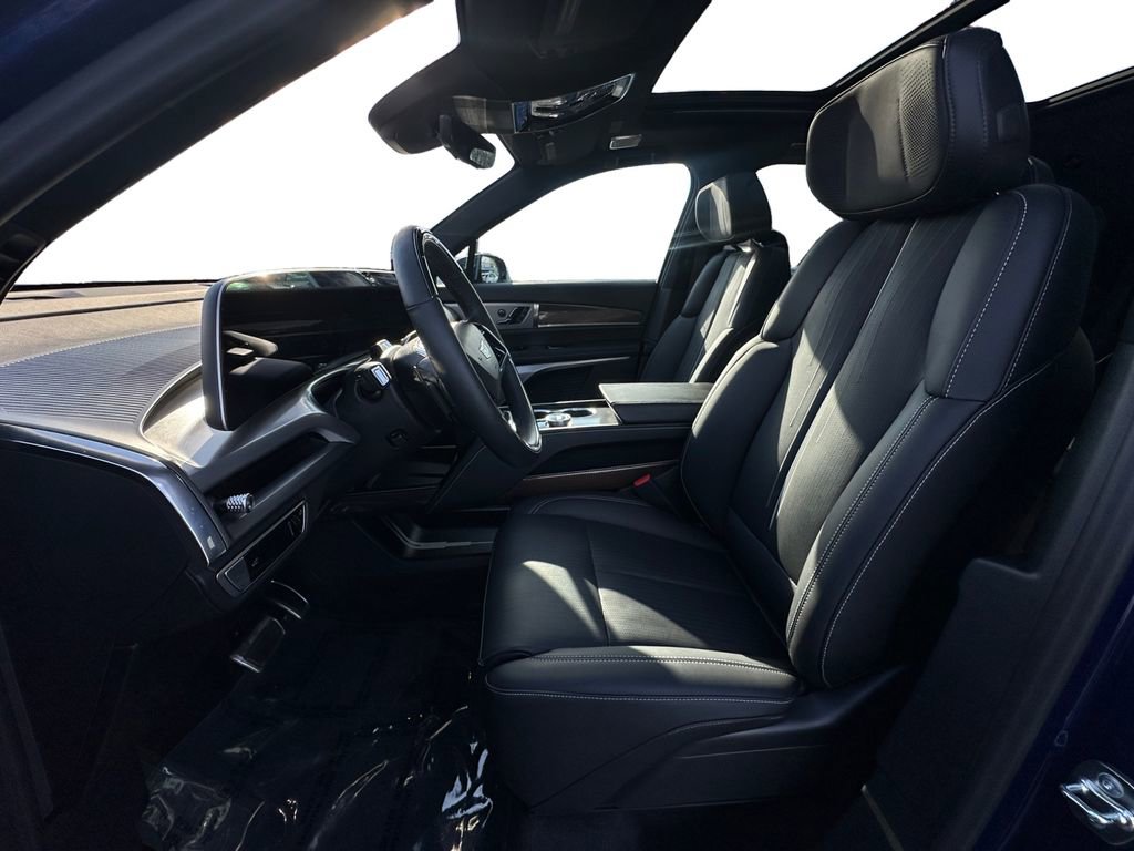 Used 2026 Cadillac Vistiq Sport w/ LPO, Floor Liner Package image 9