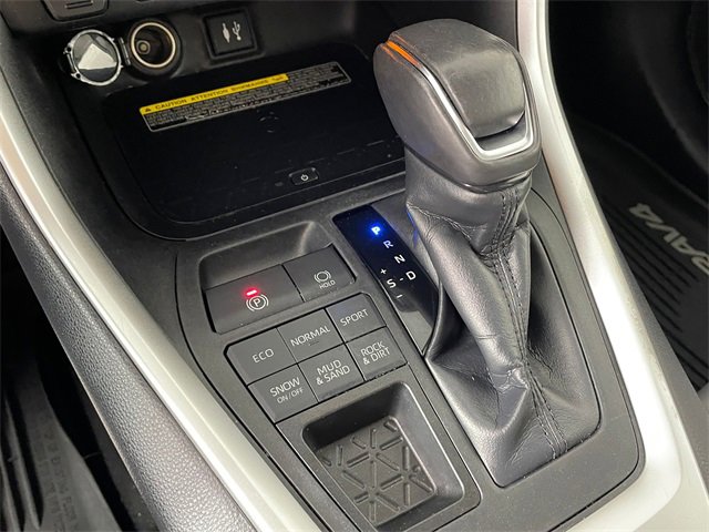 Used 2019 Toyota RAV4 XLE Premium image 10