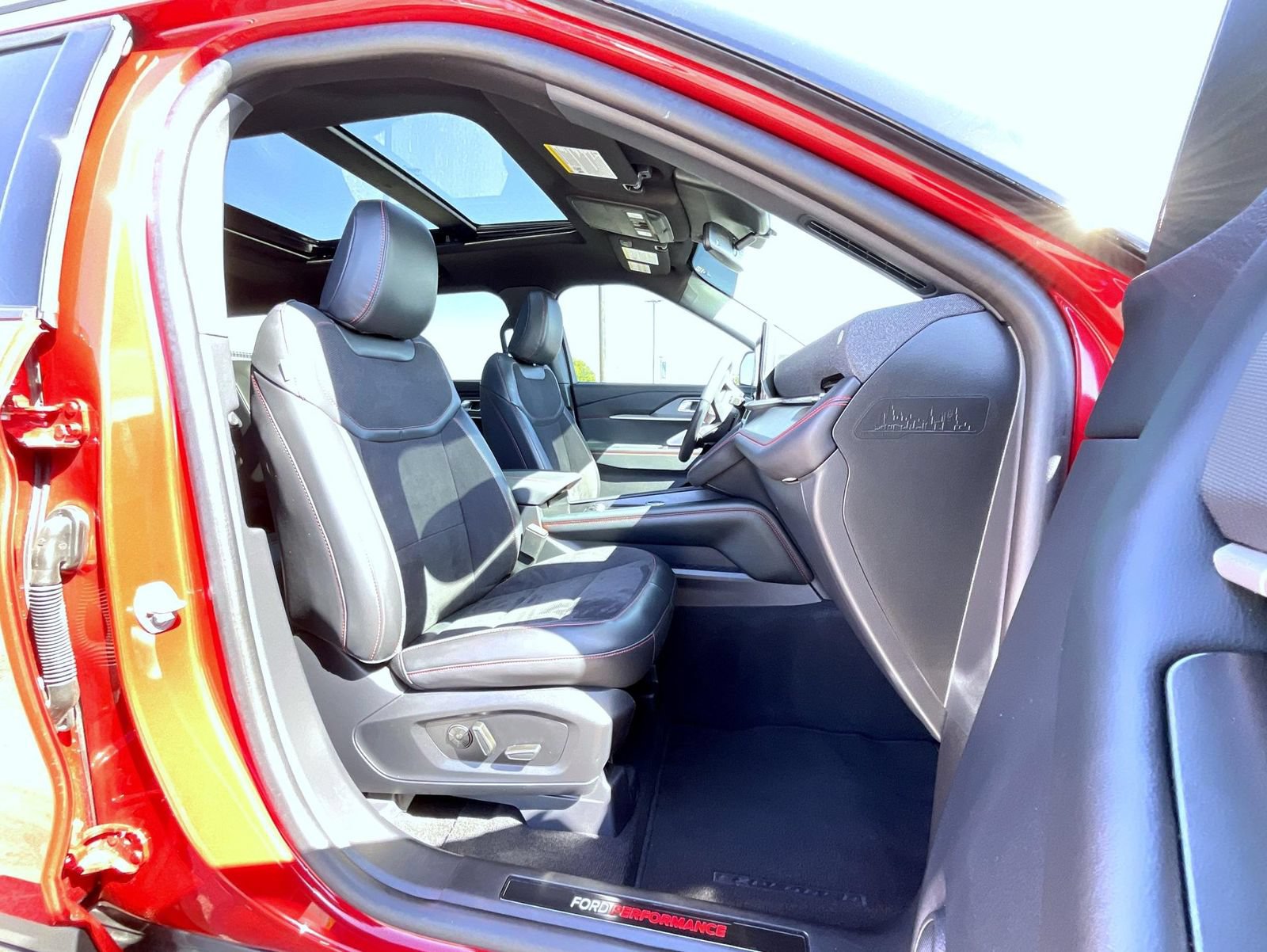 Used 2025 Ford Explorer ST w/ Sun And Sound Package AWD/4WD image 15