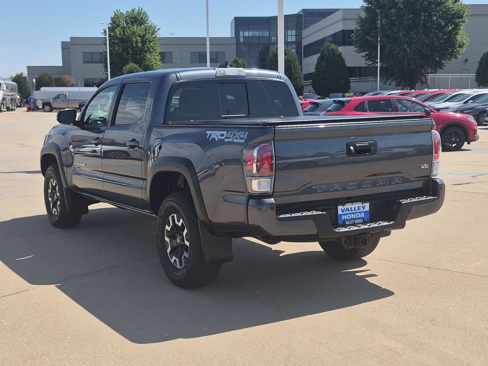 Used 2021 Toyota Tacoma TRD Off-Road w/ TRD Premium Off Road Package AWD/4WD image 8