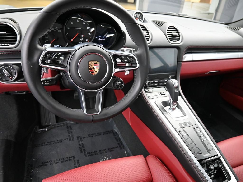 Used 2025 Porsche 718 Cayman image 6