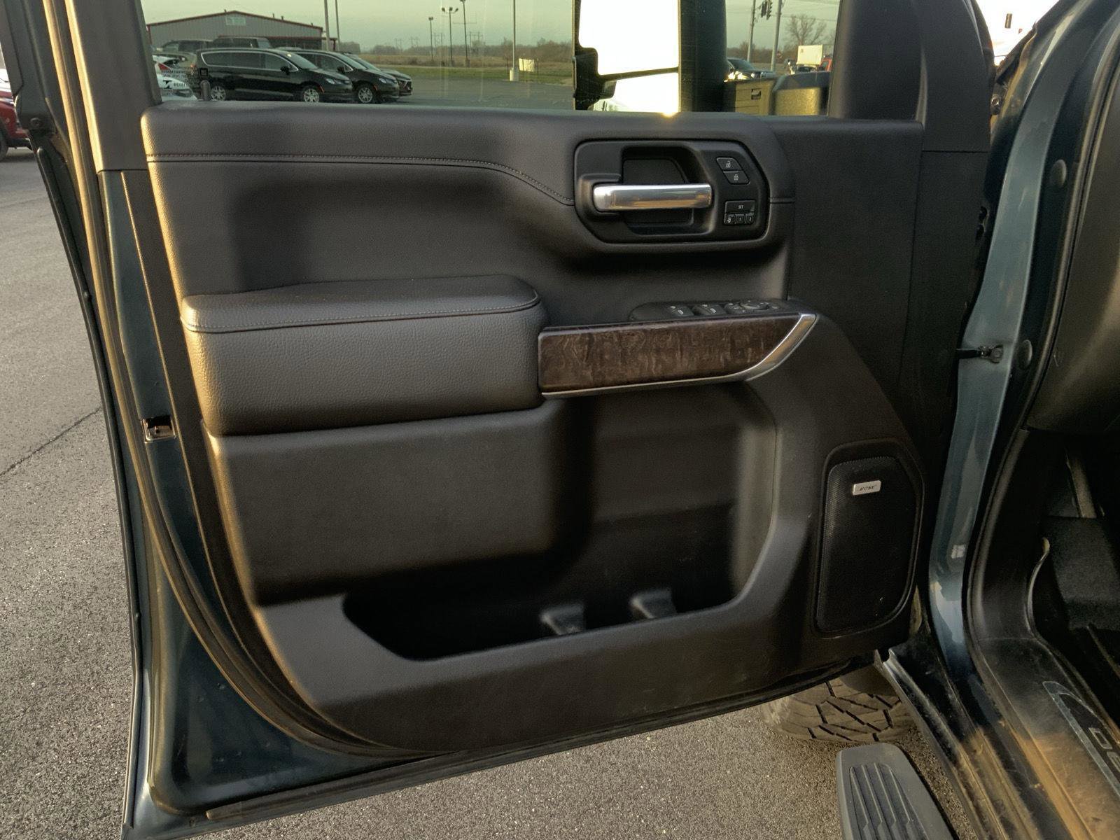 Used 2020 GMC Sierra 2500 Denali w/ Denali Ultimate Package image 28