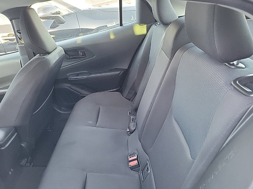 Used 2025 Toyota Prius LE FWD image 14