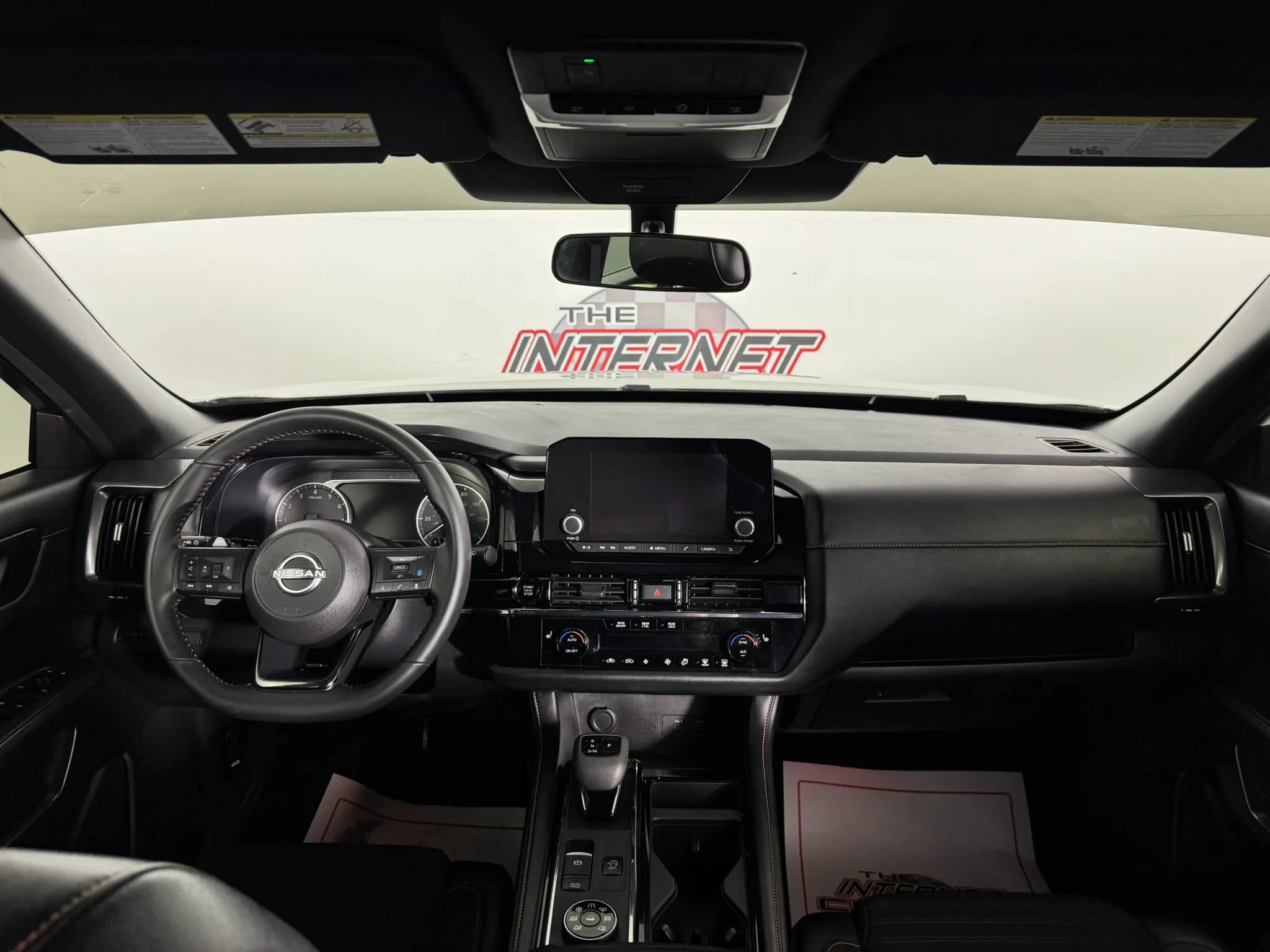 Used 2025 Nissan Pathfinder Rock Creek AWD/4WD image 11