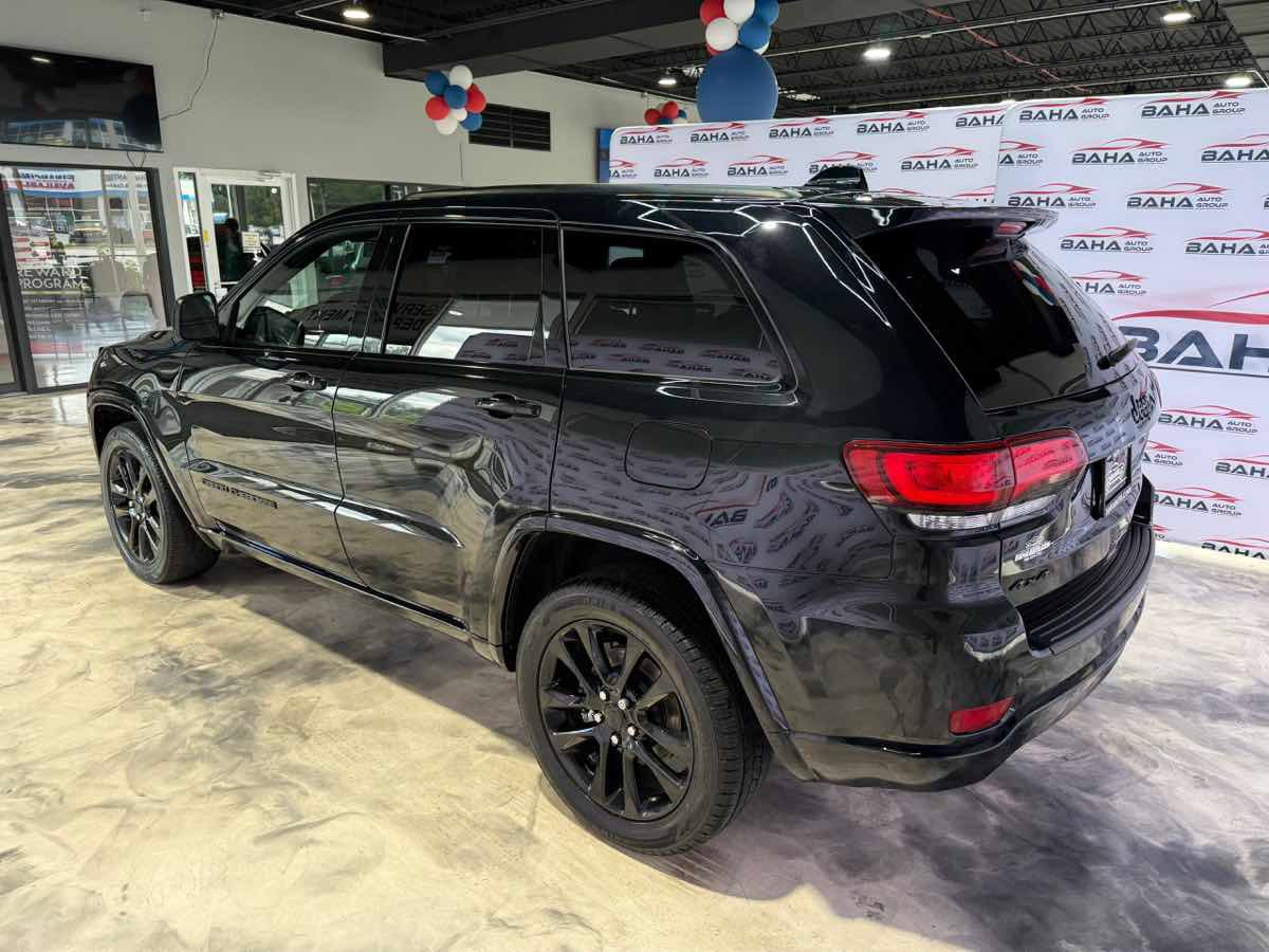 Used 2021 Jeep Grand Cherokee Laredo X AWD/4WD image 7