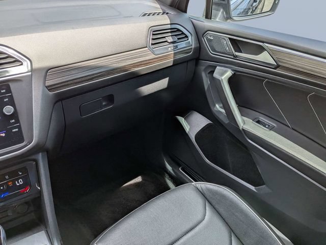Used 2022 Volkswagen Tiguan SEL R-Line AWD/4WD image 15