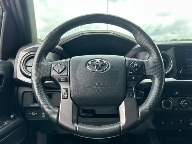 Used 2018 Toyota Tacoma TRD Off-Road w/ Technology Package AWD/4WD image 44