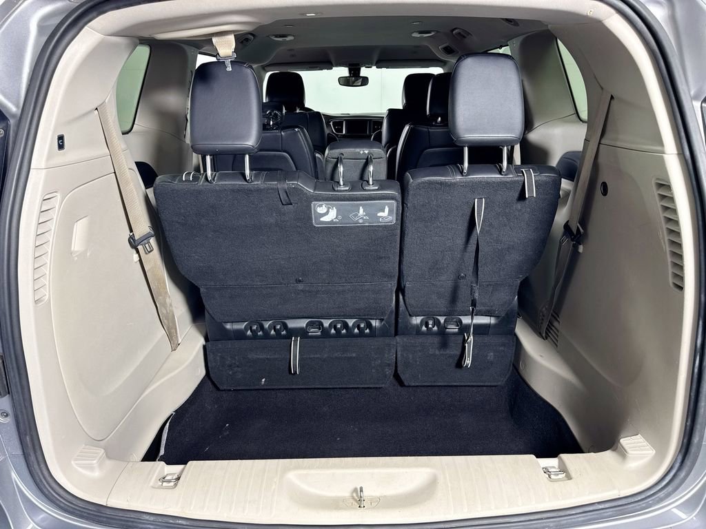 Used 2018 Chrysler Pacifica Touring-L FWD image 29