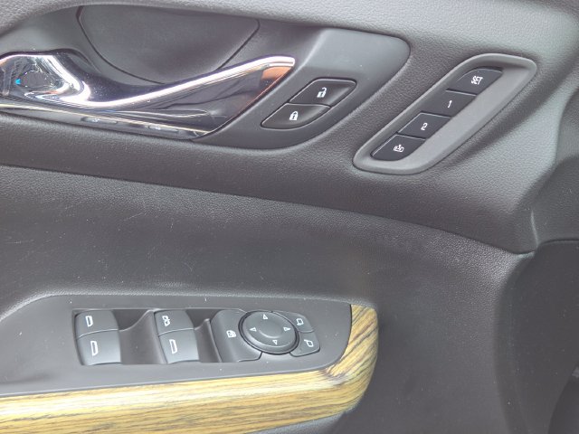 Used 2019 GMC Acadia Denali w/ Technology Package AWD/4WD image 29