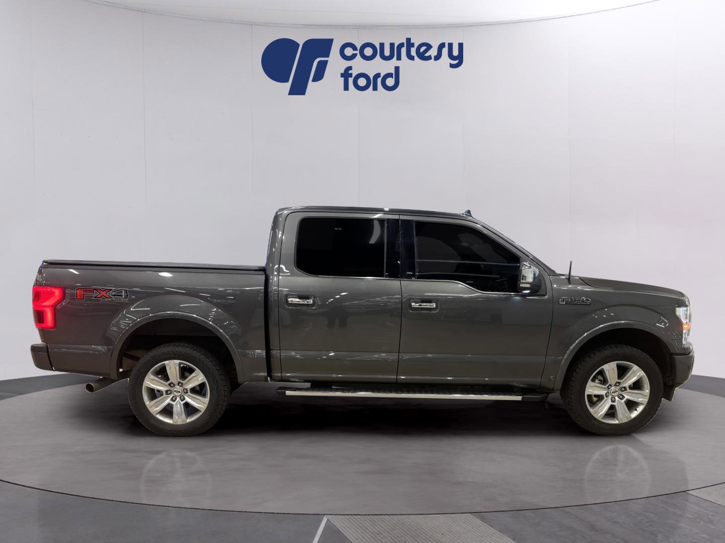 Used 2018 Ford F150 Platinum w/ Equipment Group 701A Luxury image 8