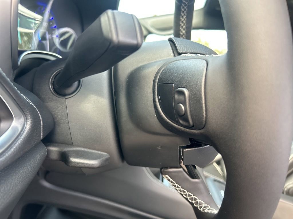 New 2025 Chrysler Pacifica Limited image 40