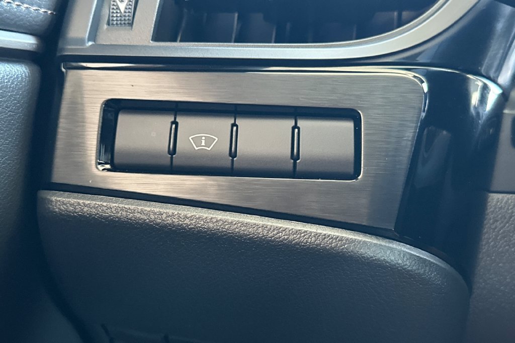 Used 2025 Lexus ES 300h w/ Premium Package FWD image 30