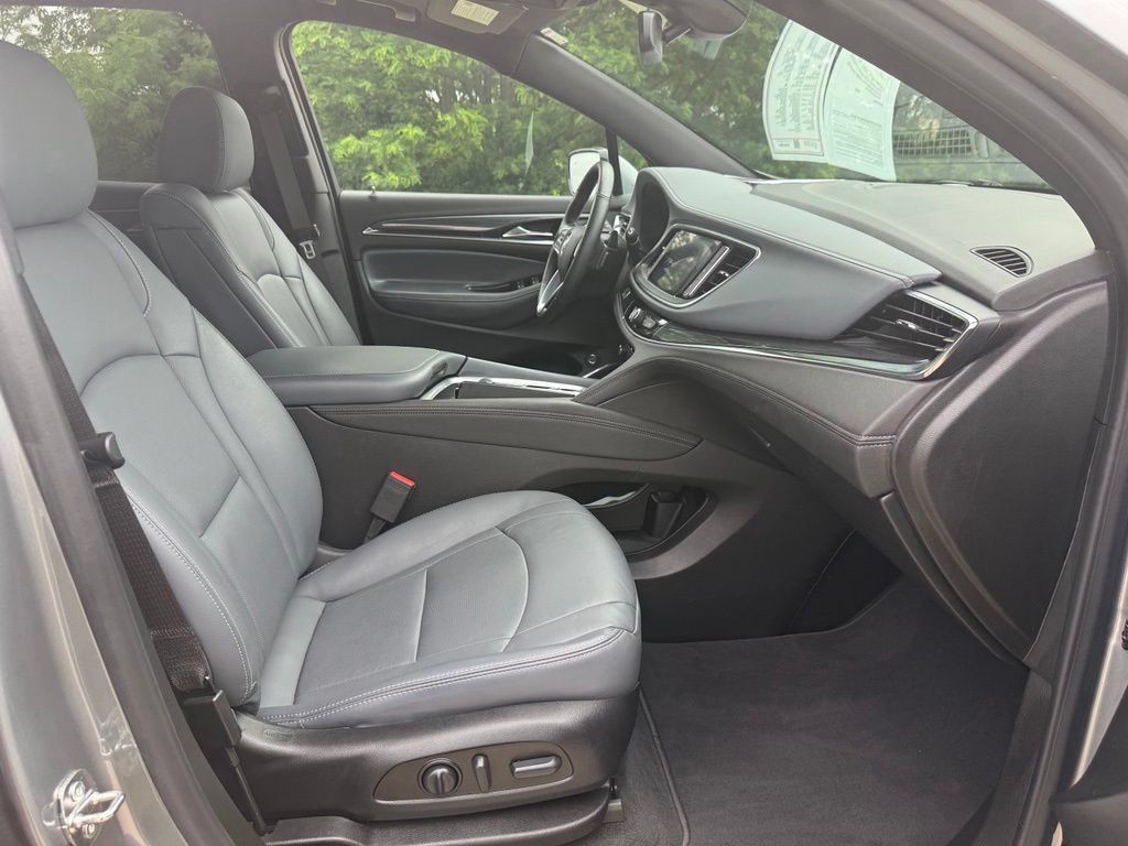 Used 2023 Buick Enclave Essence w/ Experience Buick Package AWD/4WD image 22