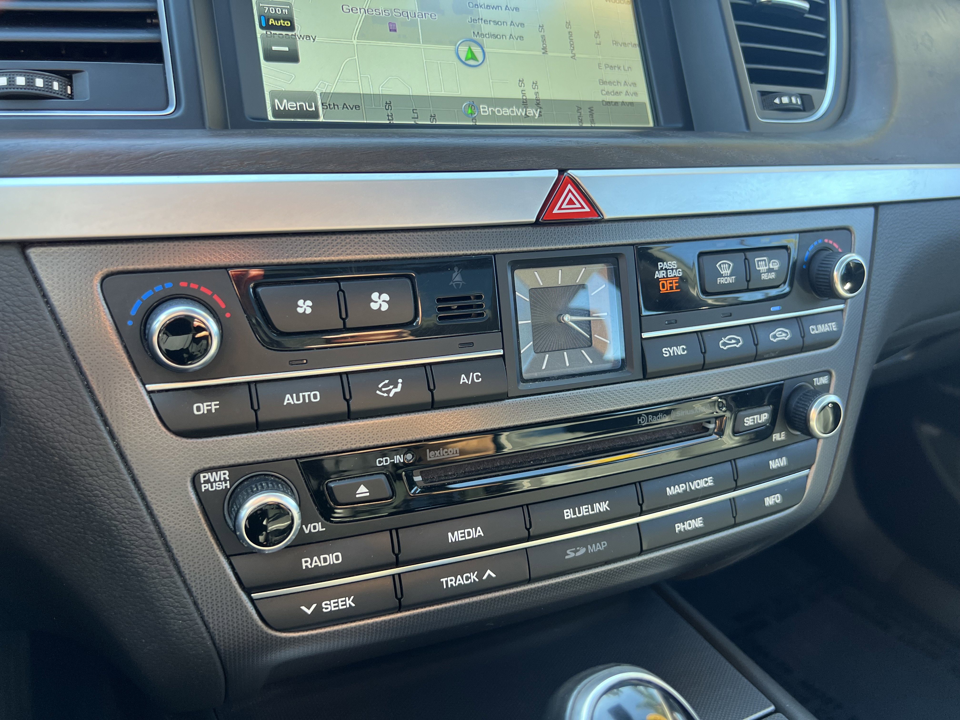 Used 2015 Hyundai Genesis 5.0 image 25