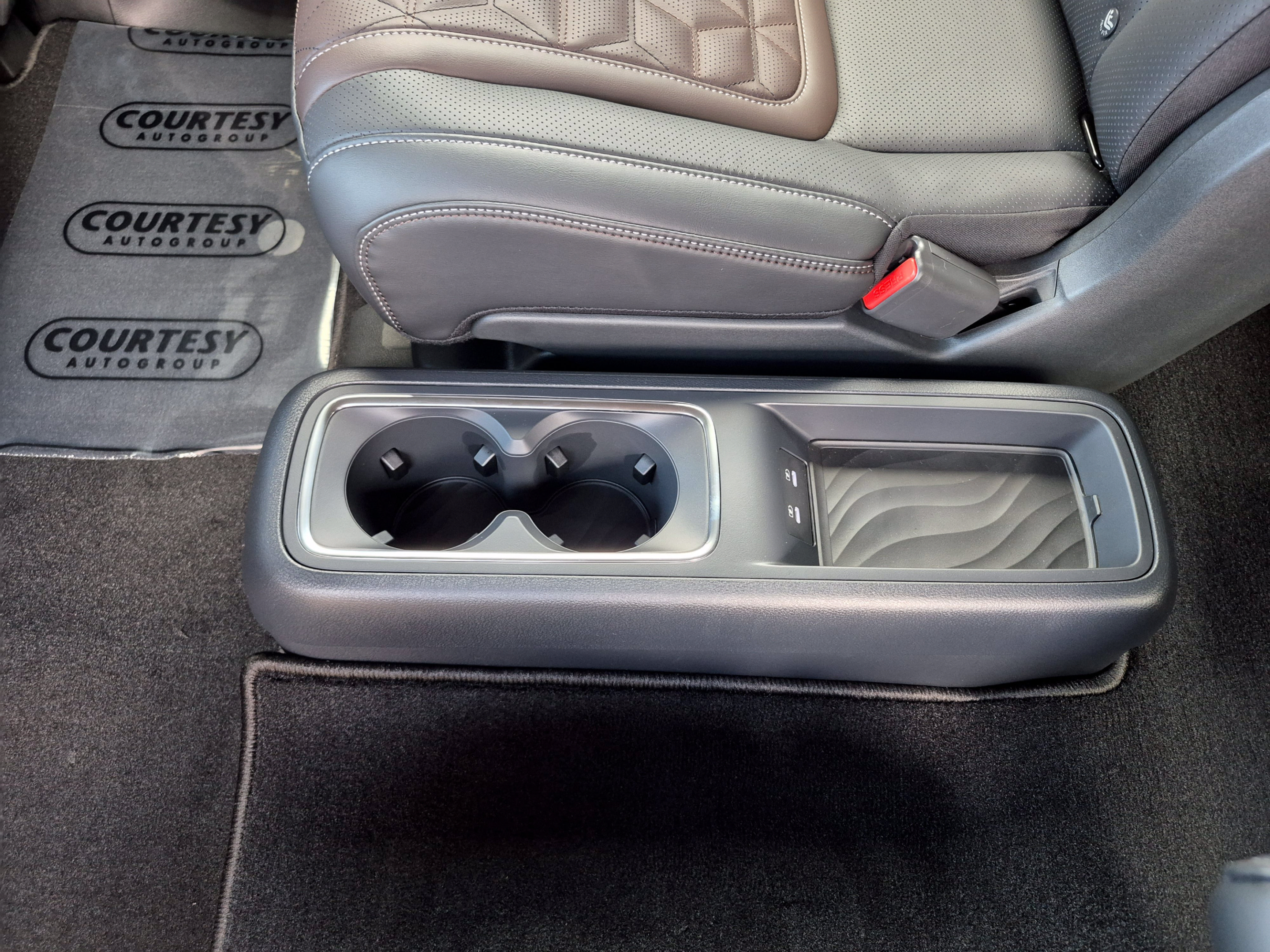 New 2026 Nissan Armada Platinum RWD image 17