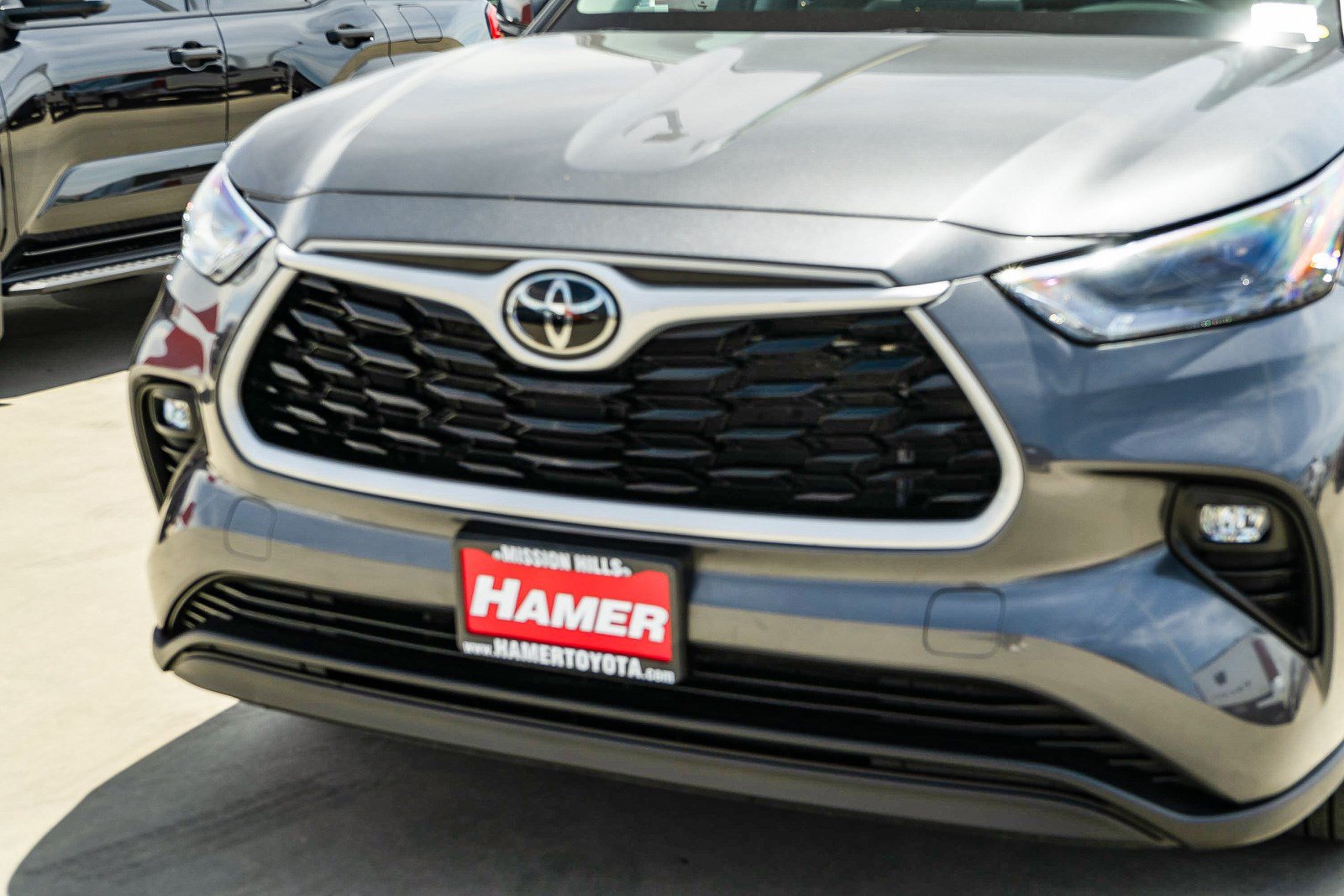 Certified 2025 Toyota Highlander LE AWD/4WD image 9